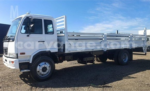 Acheter Occasion Utilitaire Nissan UD Blanc à Henties Bay, Erongo Acheter Occasion Utilitaire Nissan UD Blanc à Henties Bay, Erongo