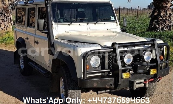 Acheter Occasion Voiture Land Rover Defender Blanc à Windhoek, Namibie