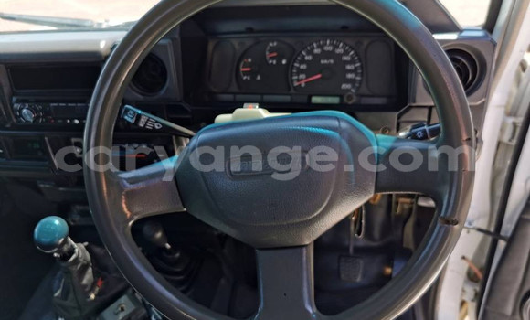 Acheter Occasion Voiture Toyota Land Cruiser Blanc à Windhoek, Namibie Acheter Occasion Voiture Toyota Land Cruiser Blanc à Windhoek, Namibie