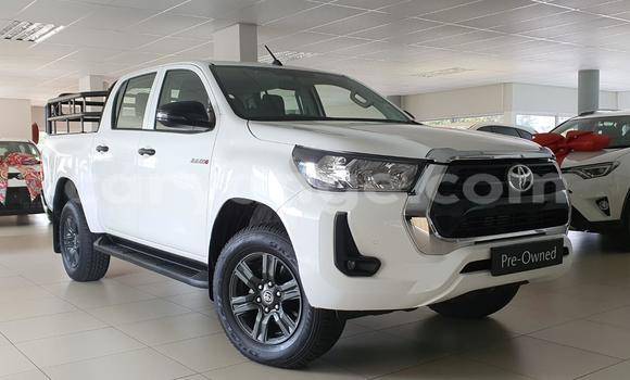 Buy Used Toyota Hilux White Car in Karasburg in Karas