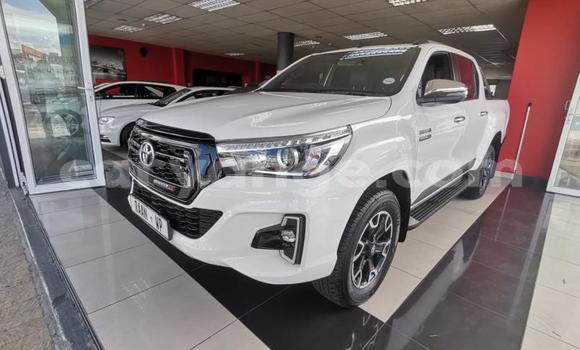 Buy Used Toyota Hilux White Car in Karasburg in Karas Buy Used Toyota Hilux White Car in Karasburg in Karas