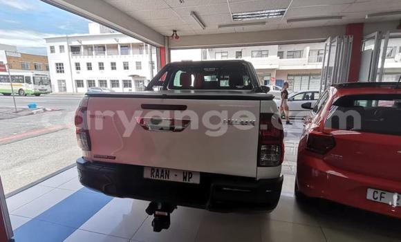 Buy Used Toyota Hilux White Car in Karasburg in Karas Buy Used Toyota Hilux White Car in Karasburg in Karas