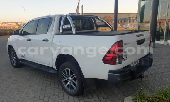 Acheter Occasion Voiture Toyota Hilux Blanc à Gobabis, Omaheke Acheter Occasion Voiture Toyota Hilux Blanc à Gobabis, Omaheke
