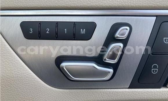 Acheter Import Voiture Mercedes-Benz E–Class Blanc à Windhoek, Namibie Acheter Import Voiture Mercedes-Benz E–Class Blanc à Windhoek, Namibie