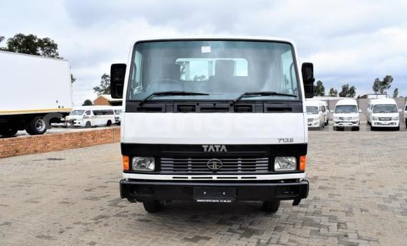 Buy Used Tata LPT White Truck in Windhoek in Namibia Buy Used Tata LPT White Truck in Windhoek in Namibia