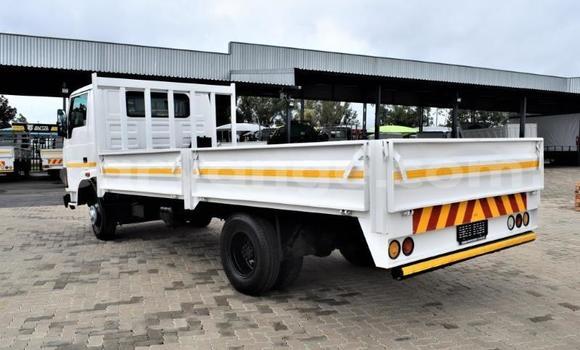 Buy Used Tata LPT White Truck in Windhoek in Namibia Buy Used Tata LPT White Truck in Windhoek in Namibia