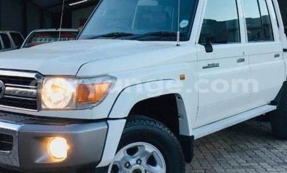 Buy Used Toyota Land Cruiser White Car in Windhoek in Namibia Buy Used Toyota Land Cruiser White Car in Windhoek in Namibia