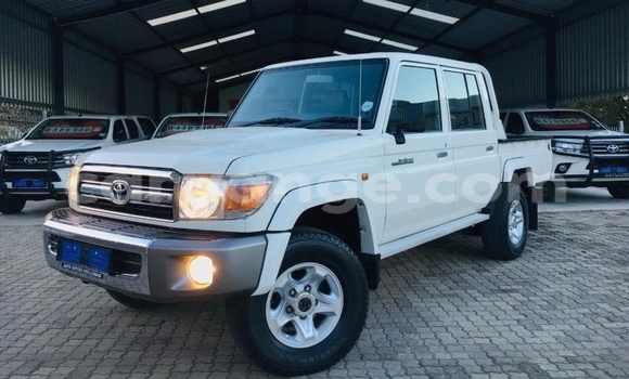 Buy Used Toyota Land Cruiser White Car in Windhoek in Namibia Buy Used Toyota Land Cruiser White Car in Windhoek in Namibia