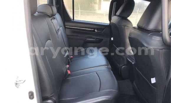 Acheter Import Voiture Toyota Hilux Blanc à Windhoek, Namibie Acheter Import Voiture Toyota Hilux Blanc à Windhoek, Namibie