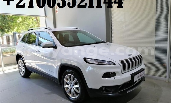 Buy Used Jeep Cherokee White Car in Windhoek in Namibia