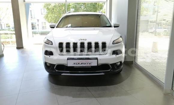 Acheter Occasion Voiture Jeep Cherokee Blanc à Windhoek, Namibie Acheter Occasion Voiture Jeep Cherokee Blanc à Windhoek, Namibie