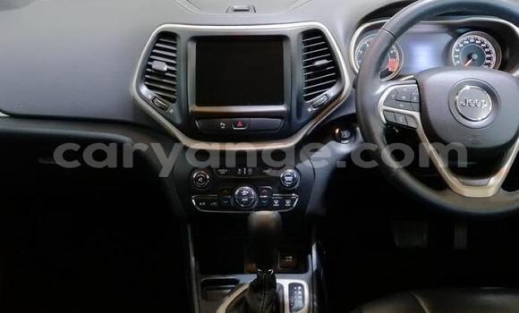 Acheter Occasion Voiture Jeep Cherokee Blanc à Windhoek, Namibie Acheter Occasion Voiture Jeep Cherokee Blanc à Windhoek, Namibie