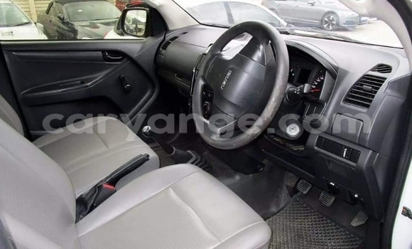 Buy Used Isuzu D–MAX White Car in Windhoek in Namibia Buy Used Isuzu D–MAX White Car in Windhoek in Namibia