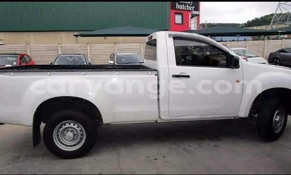 Buy Used Isuzu D–MAX White Car in Windhoek in Namibia Buy Used Isuzu D–MAX White Car in Windhoek in Namibia