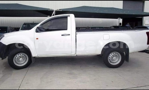 Buy Used Isuzu D–MAX White Car in Windhoek in Namibia Buy Used Isuzu D–MAX White Car in Windhoek in Namibia