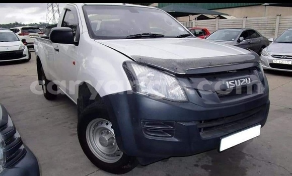 Buy Used Isuzu D–MAX White Car in Windhoek in Namibia Buy Used Isuzu D–MAX White Car in Windhoek in Namibia