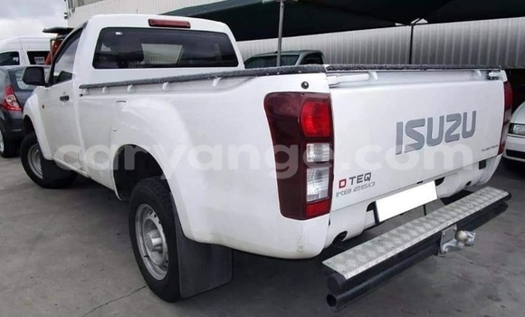 Buy Used Isuzu D–MAX White Car in Windhoek in Namibia Buy Used Isuzu D–MAX White Car in Windhoek in Namibia