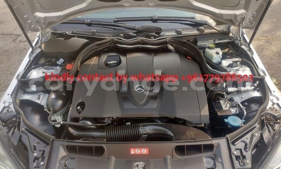 Acheter Occasion Voiture Mercedes-Benz C–Class Marron à Windhoek, Namibie Acheter Occasion Voiture Mercedes-Benz C–Class Marron à Windhoek, Namibie