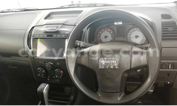 Acheter Occasion Voiture Isuzu KB Blanc à Windhoek, Namibie Acheter Occasion Voiture Isuzu KB Blanc à Windhoek, Namibie