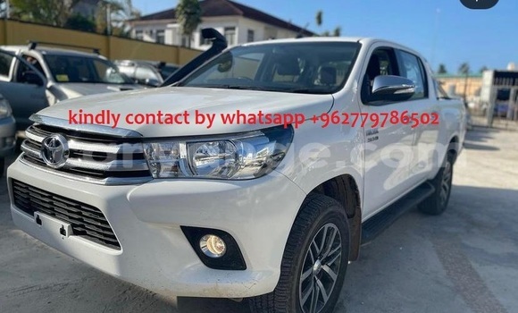 Buy Used Toyota Hilux White Car in Windhoek in Namibia