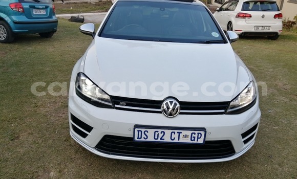 Buy Used Volkswagen Golf White Car in Windhoek in Namibia