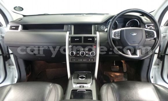 Acheter Occasion Voiture Land Rover Discovery Sport Blanc à Windhoek, Namibie Acheter Occasion Voiture Land Rover Discovery Sport Blanc à Windhoek, Namibie