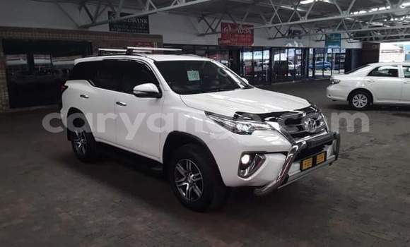 Buy Used Toyota Fortuner White Car in Windhoek in Namibia Buy Used Toyota Fortuner White Car in Windhoek in Namibia
