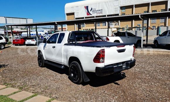 Acheter Occasion Voiture Toyota Hilux Blanc à Windhoek, Namibie Acheter Occasion Voiture Toyota Hilux Blanc à Windhoek, Namibie