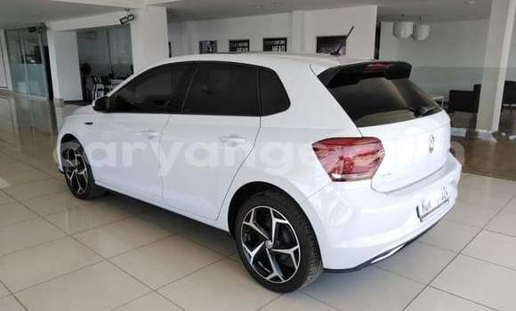 Buy Used Chevlolet Spin White Car in Windhoek in Namibia Buy Used Chevlolet Spin White Car in Windhoek in Namibia