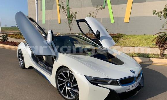 Buy Used BMW i8 White Car in Import - Dubai in Namibia
