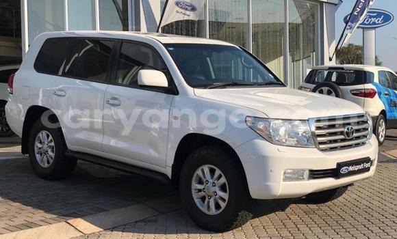 Buy Used Toyota Land Cruiser Prado White Car in Gobabis in Omaheke Buy Used Toyota Land Cruiser Prado White Car in Gobabis in Omaheke