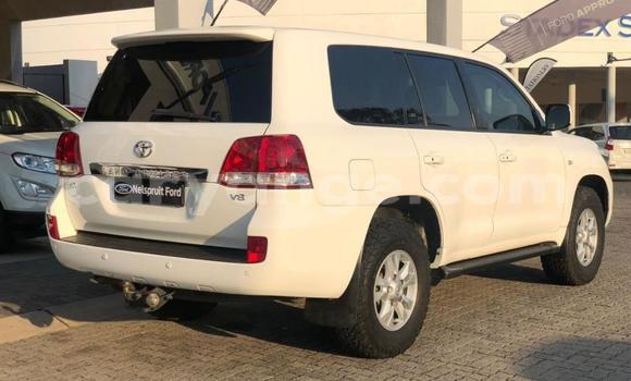 Buy Used Toyota Land Cruiser Prado White Car in Gobabis in Omaheke Buy Used Toyota Land Cruiser Prado White Car in Gobabis in Omaheke