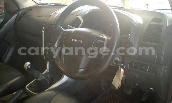 Acheter Occasion Voiture Isuzu KB Blanc à Windhoek, Namibie Acheter Occasion Voiture Isuzu KB Blanc à Windhoek, Namibie