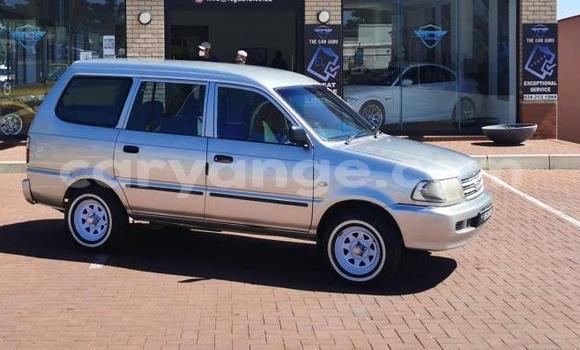 Acheter Occasion Voiture Toyota Avanza Gris à Windhoek, Namibie Acheter Occasion Voiture Toyota Avanza Gris à Windhoek, Namibie