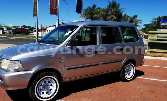 Acheter Occasion Voiture Toyota Avanza Gris à Windhoek, Namibie Acheter Occasion Voiture Toyota Avanza Gris à Windhoek, Namibie