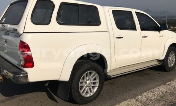 Acheter Occasion Voiture Toyota Hilux Blanc à Windhoek, Namibie Acheter Occasion Voiture Toyota Hilux Blanc à Windhoek, Namibie