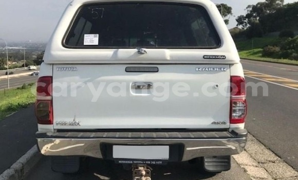 Acheter Occasion Voiture Toyota Hilux Blanc à Windhoek, Namibie Acheter Occasion Voiture Toyota Hilux Blanc à Windhoek, Namibie