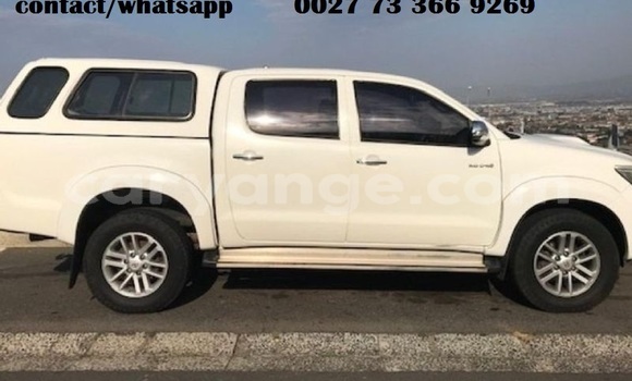 Acheter Occasion Voiture Toyota Hilux Blanc à Windhoek, Namibie Acheter Occasion Voiture Toyota Hilux Blanc à Windhoek, Namibie