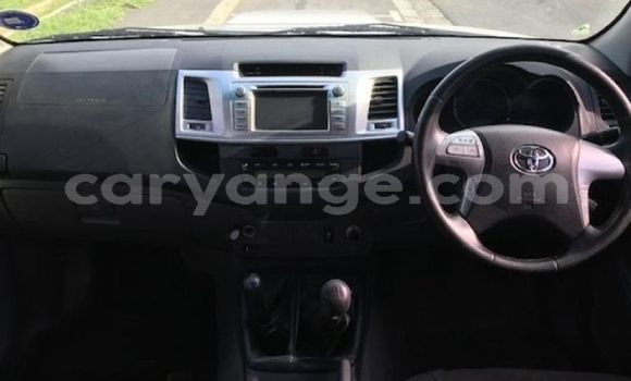 Acheter Occasion Voiture Toyota Hilux Blanc à Windhoek, Namibie Acheter Occasion Voiture Toyota Hilux Blanc à Windhoek, Namibie