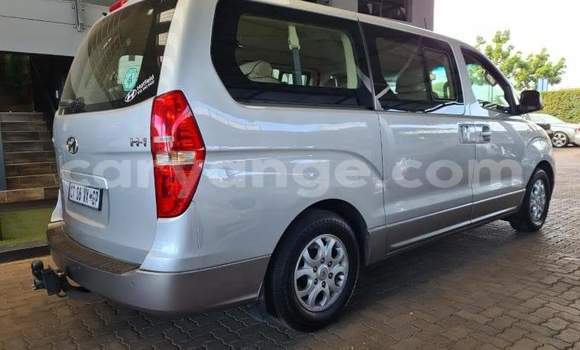 Buy Used Hyundai H1 Silver Car in Rundu in Namibia Buy Used Hyundai H1 Silver Car in Rundu in Namibia