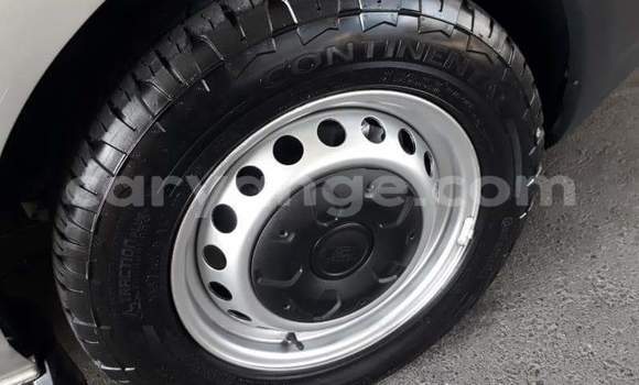 Acheter Occasion Voiture Ford Tourneo Custom Beige à Windhoek, Namibie Acheter Occasion Voiture Ford Tourneo Custom Beige à Windhoek, Namibie