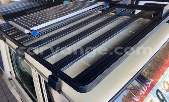 Acheter Occasion Voiture Toyota Land Cruiser Beige à Windhoek, Namibie Acheter Occasion Voiture Toyota Land Cruiser Beige à Windhoek, Namibie