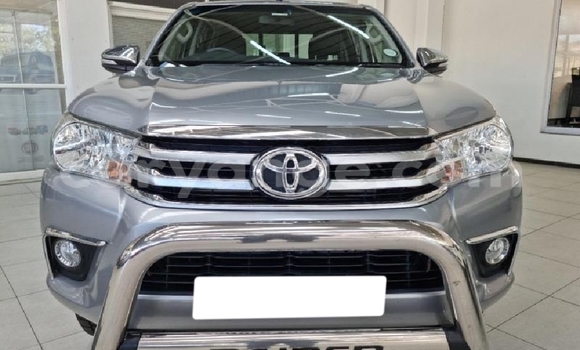 Buy Used Toyota Hilux Silver Car in Gobabis in Omaheke