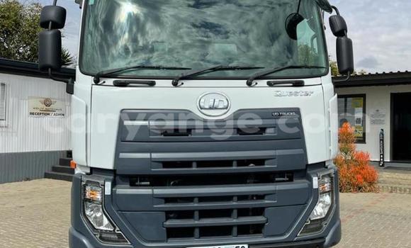 Acheter Occasion Utilitaire Nissan UD Blanc à Windhoek, Namibie Acheter Occasion Utilitaire Nissan UD Blanc à Windhoek, Namibie