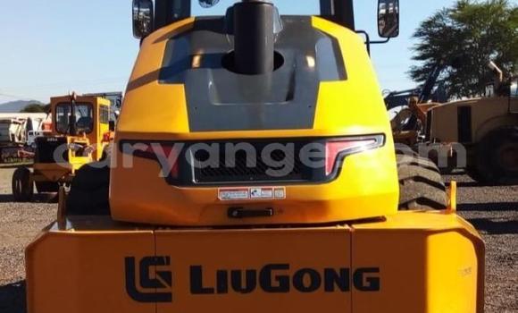 Acheter Occasion Utilitaire Caterpillar 120 Blanc à Windhoek, Namibie Acheter Occasion Utilitaire Caterpillar 120 Blanc à Windhoek, Namibie