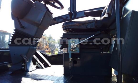 Acheter Occasion Utilitaire Caterpillar 120 Blanc à Windhoek, Namibie Acheter Occasion Utilitaire Caterpillar 120 Blanc à Windhoek, Namibie