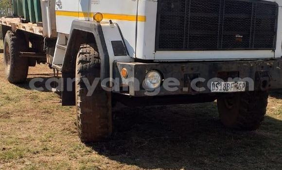 Buy Used Volvo F4 White Truck in Windhoek in Namibia Buy Used Volvo F4 White Truck in Windhoek in Namibia