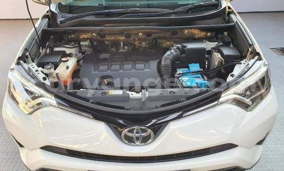 Acheter Occasion Voiture Toyota RAV4 Blanc à Walvis Bay, Namibie Acheter Occasion Voiture Toyota RAV4 Blanc à Walvis Bay, Namibie