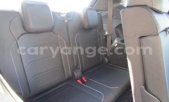 Buy Used Volkswagen Tiguan White Car in Oranjemund in Karas Buy Used Volkswagen Tiguan White Car in Oranjemund in Karas