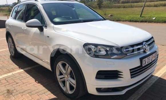 Acheter Occasion Voiture Volkswagen Touareg Blanc à Warmbad, Karas